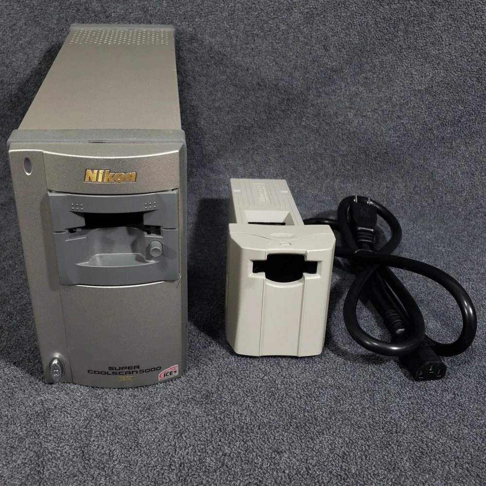 Nikon Super Coolscan 5000 ED w/ SA-21 Adapter 35mm Slides Film Scanner LS-5000